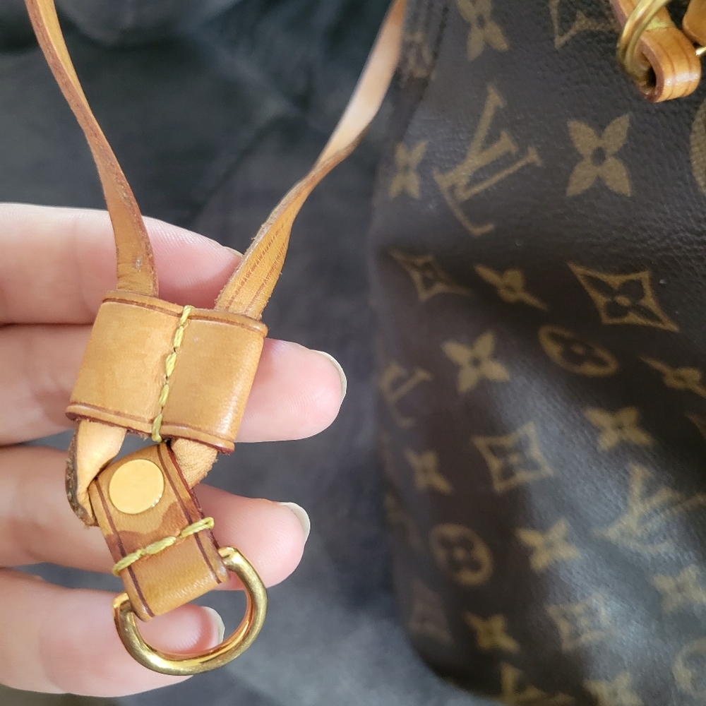 Louis Vuitton Neverfull MM Monogram Canvas Tote Bag – Authentic, Preloved - Picture 7 of 10